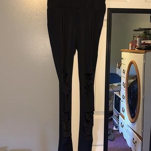 High-waisted ripped leggings